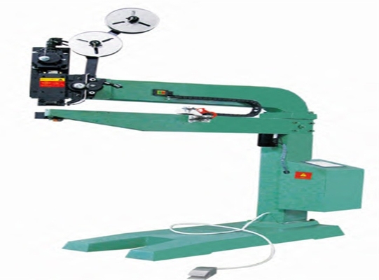 เครื่องเย็บกล่องกล่องเหล็กไร้ขัดเหล็ก สองเซอร์โว 150 มม ความสูงเย็บ